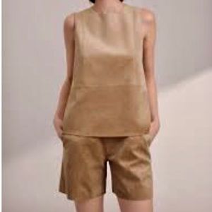 ⭐️ARITZIA⭐️ NWOT Faux Suede Babaton Rolando Blouse